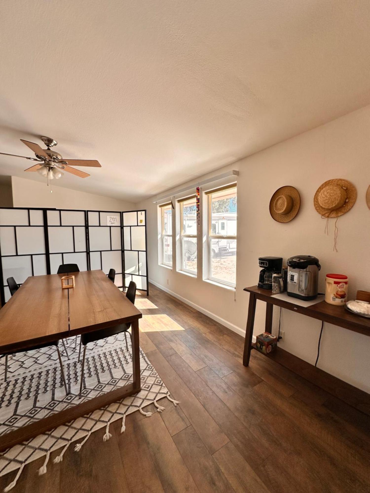 Bodhi House, Joshua Tree National Park Hostel ทเวนตีไนน์พาล์มส์ ภายนอก รูปภาพ